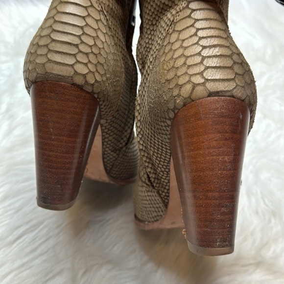 Joie Grey Snakeskin Heeled Ankle Boot size EUR size 39 US size 9 - Picture 5 of 9